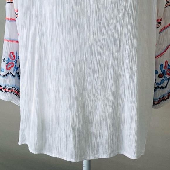 🔥SALE crown & ivy tie cotton embroidered tunic blouse size medium white blue - Picture 8 of 8